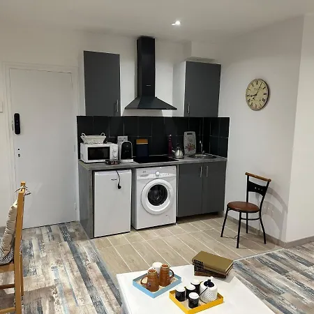 Des Beaux Deluxe Apartment *