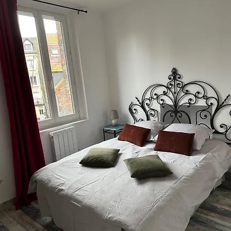 Des Beaux Deluxe Lägenhet *