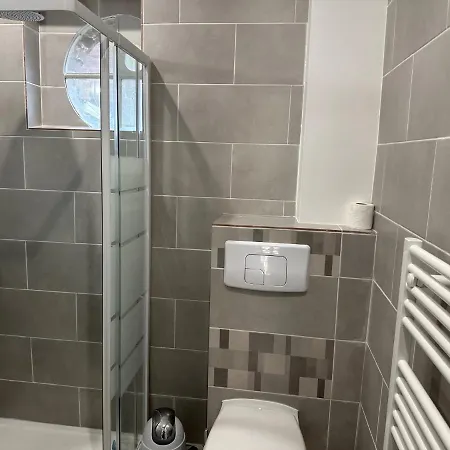 Des Beaux Deluxe Apartment
