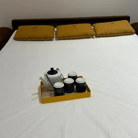 Des Beaux Deluxe