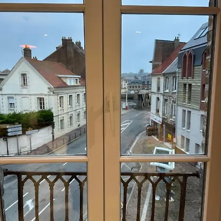Des Beaux Deluxe Lägenhet *