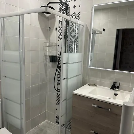 Des Beaux Deluxe Apartment Dieppe