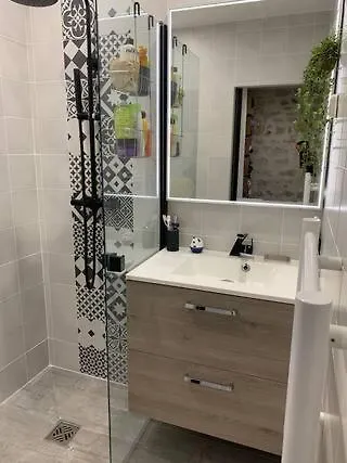 Des Beaux Deluxe *